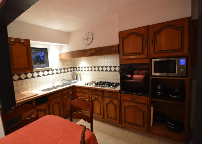 Vakantiehuis With Pool